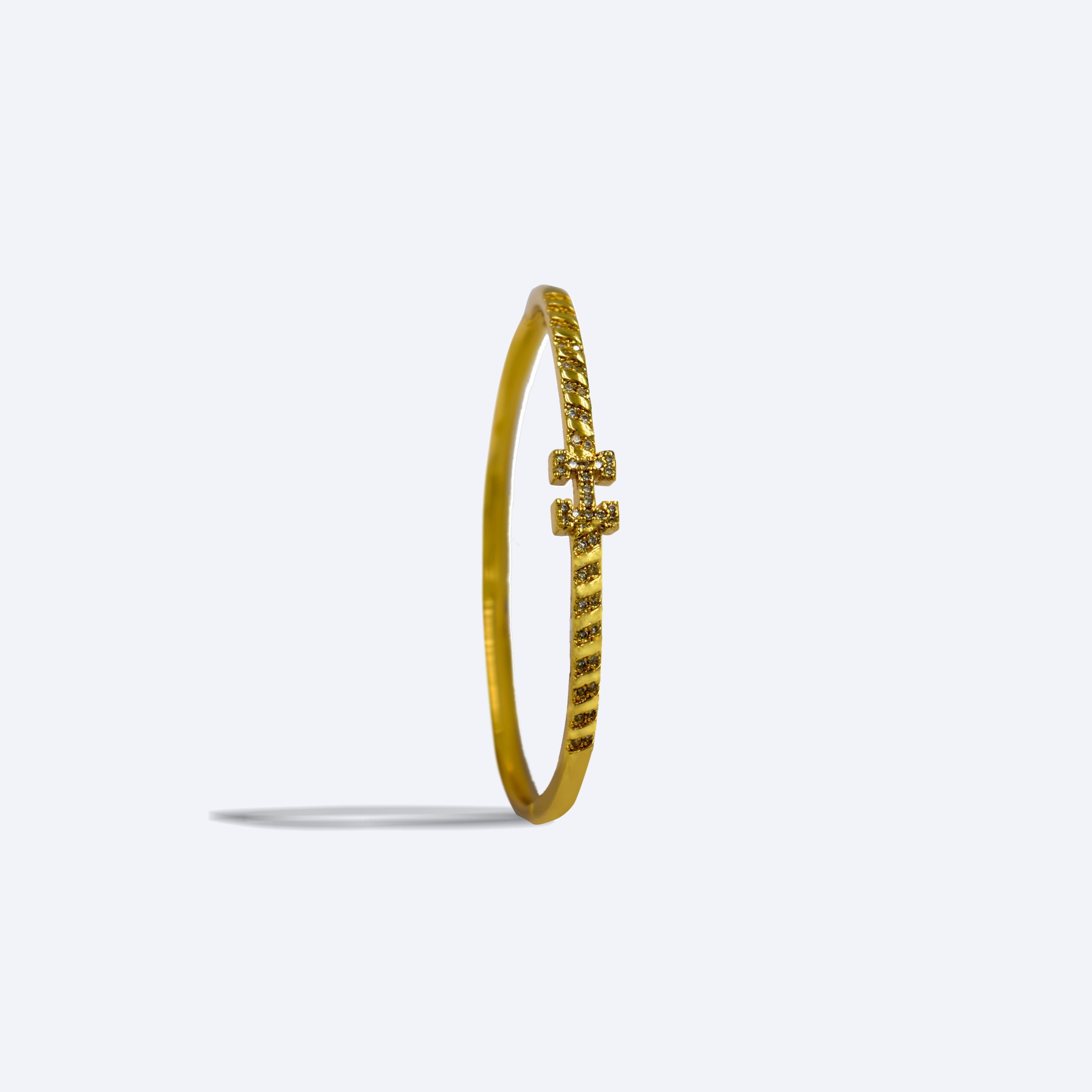 CUFFCOUTUREBANGLE_G.jpg